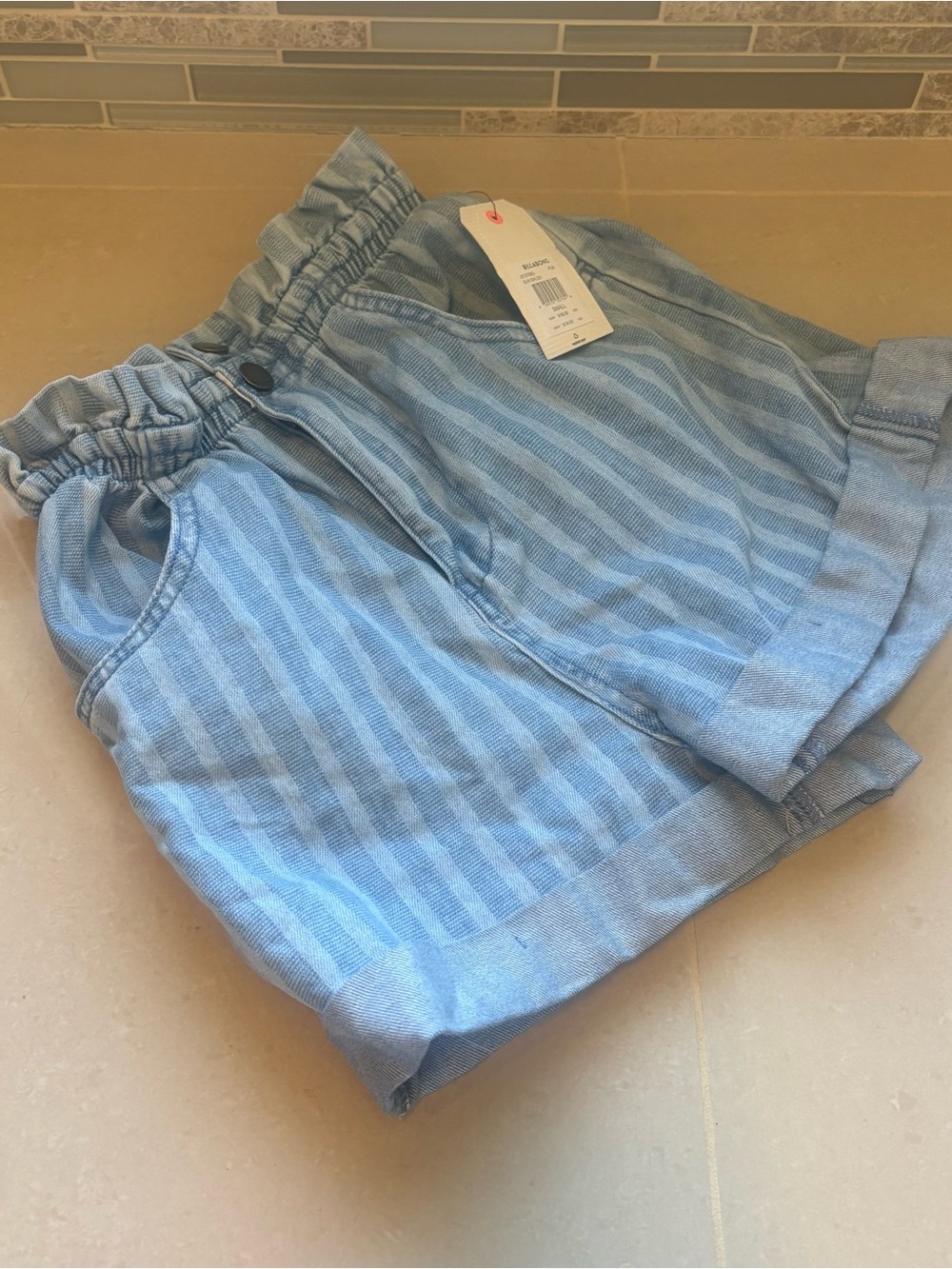 Women’s NWT Billabong Sun Dialed Shorts